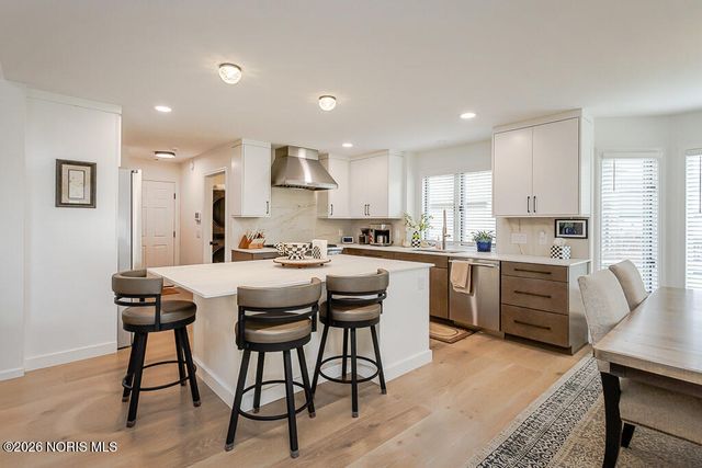 6744 W Meadows Lane, Maumee, OH 43537