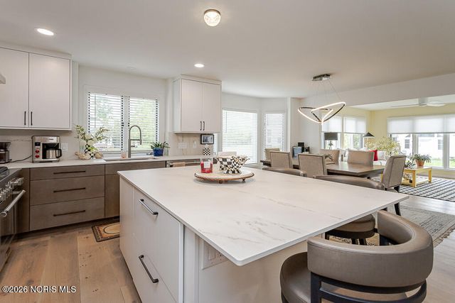 6744 W Meadows Lane, Maumee, OH 43537