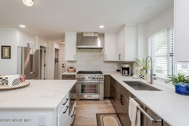 6744 W Meadows Lane, Maumee, OH 43537