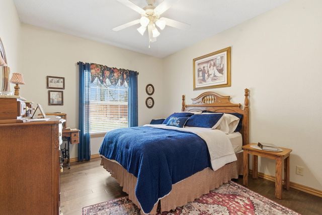 2325 W Camino Alto Street, Springfield, MO 65810