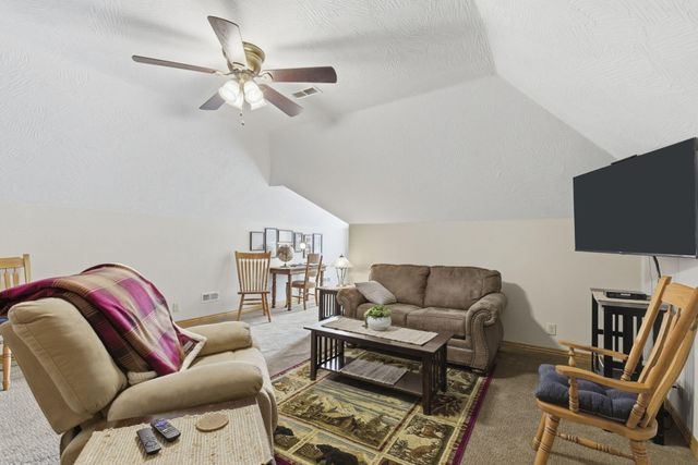 2325 W Camino Alto Street, Springfield, MO 65810