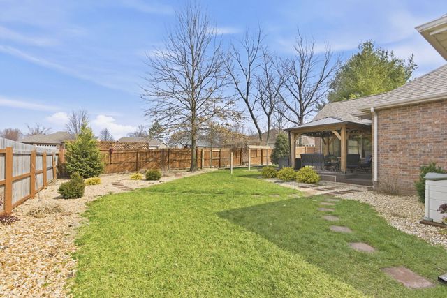 2325 W Camino Alto Street, Springfield, MO 65810