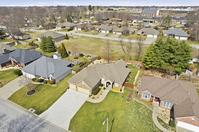 2325 W Camino Alto Street, Springfield, MO 65810