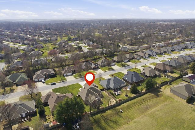 2325 W Camino Alto Street, Springfield, MO 65810