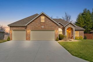 2325 W Camino Alto Street, Springfield, MO 65810