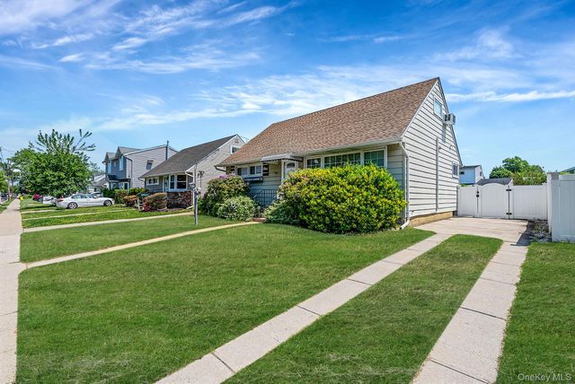 63 Wilfred Boulevard, Hicksville, NY 11801