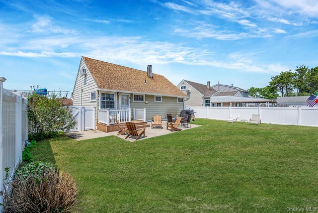 63 Wilfred Boulevard, Hicksville, NY 11801