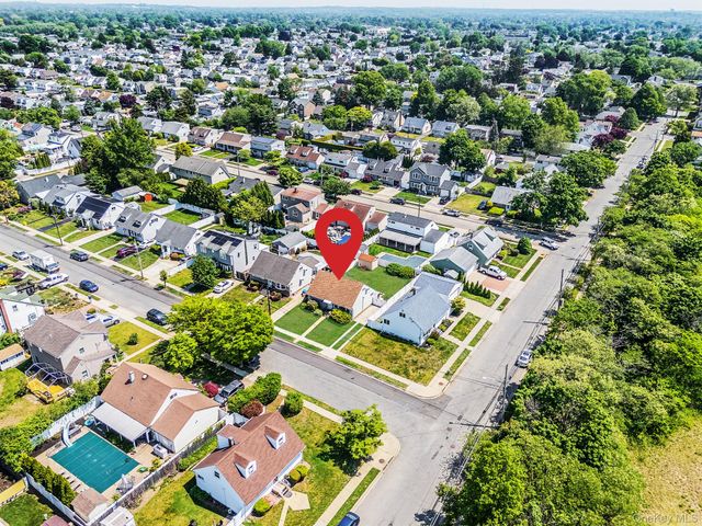 63 Wilfred Boulevard, Hicksville, NY 11801