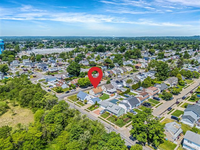 63 Wilfred Boulevard, Hicksville, NY 11801