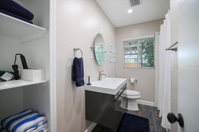 2126 HYDE PARK STREET, Sarasota, FL 34239