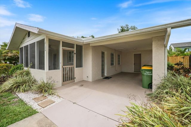 2126 HYDE PARK STREET, Sarasota, FL 34239