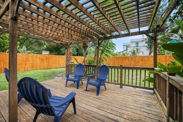 2126 HYDE PARK STREET, Sarasota, FL 34239