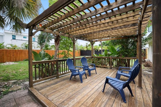 2126 HYDE PARK STREET, Sarasota, FL 34239