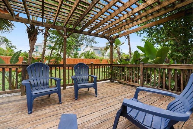 2126 HYDE PARK STREET, Sarasota, FL 34239