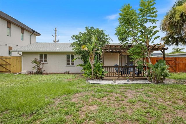 2126 HYDE PARK STREET, Sarasota, FL 34239