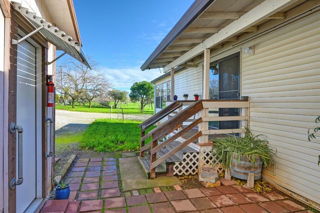 3542 Hokan Ln, Wheatland, CA 95692