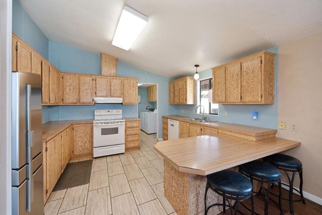 3542 Hokan Ln, Wheatland, CA 95692