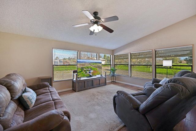 3542 Hokan Ln, Wheatland, CA 95692