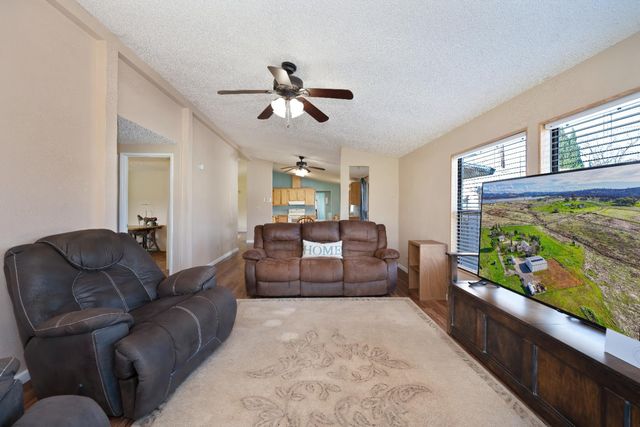 3542 Hokan Ln, Wheatland, CA 95692