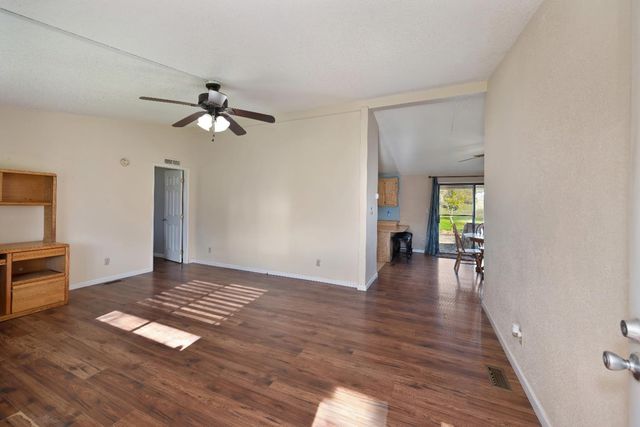 3542 Hokan Ln, Wheatland, CA 95692