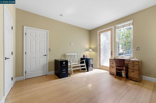 2147 Tsushima St, Hercules, CA 94547