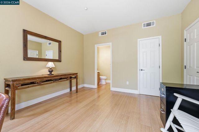 2147 Tsushima St, Hercules, CA 94547