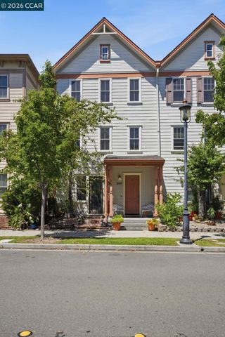 2147 Tsushima St, Hercules, CA 94547