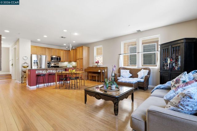 2147 Tsushima St, Hercules, CA 94547