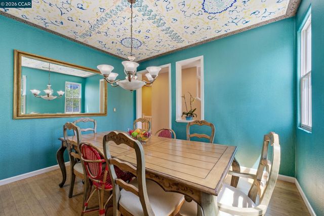 2147 Tsushima St, Hercules, CA 94547