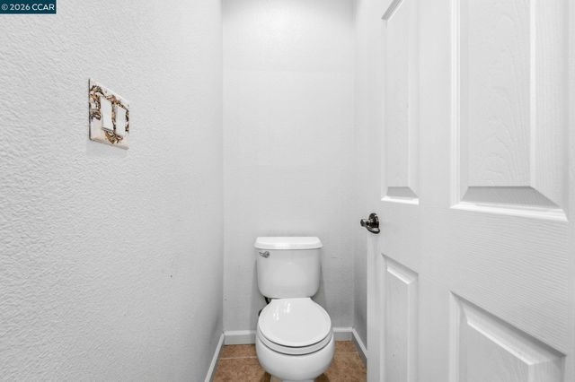 2147 Tsushima St, Hercules, CA 94547