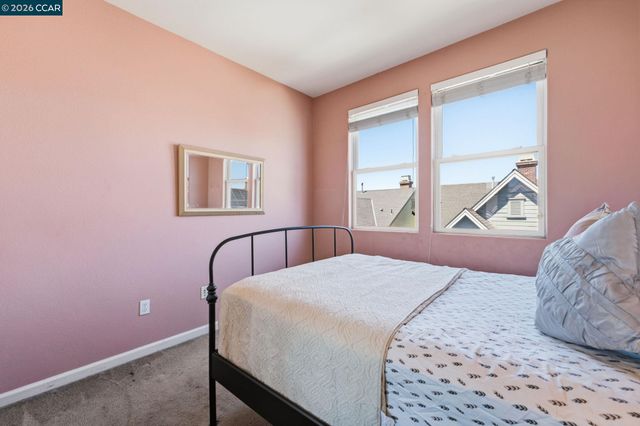 2147 Tsushima St, Hercules, CA 94547