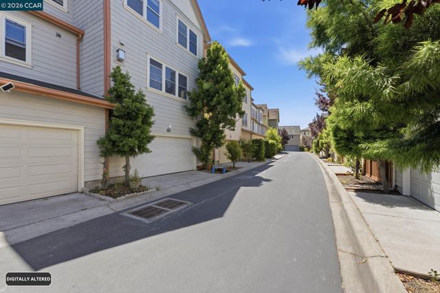 2147 Tsushima St, Hercules, CA 94547