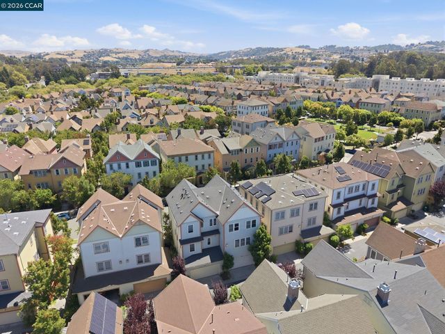 2147 Tsushima St, Hercules, CA 94547