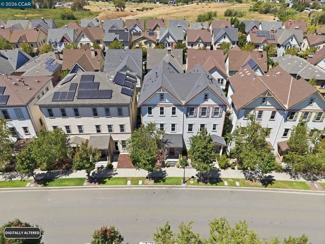 2147 Tsushima St, Hercules, CA 94547
