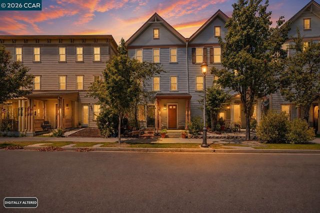 2147 Tsushima St, Hercules, CA 94547