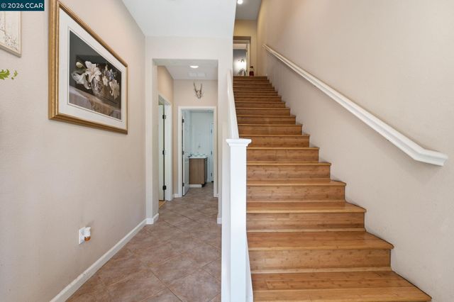 2147 Tsushima St, Hercules, CA 94547