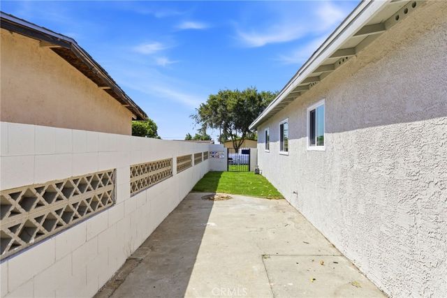 600 June, Rialto, CA 92376