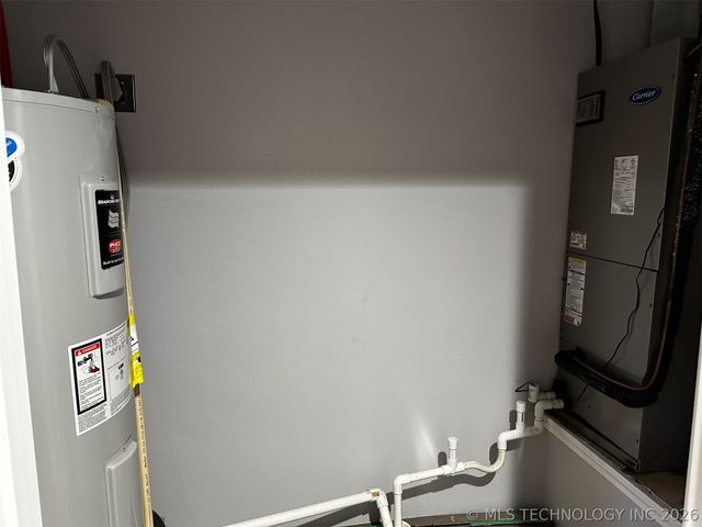 11805 N 518 Road, Tahlequah, OK 74464