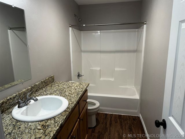 11805 N 518 Road, Tahlequah, OK 74464