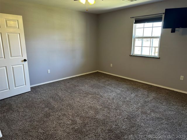 11805 N 518 Road, Tahlequah, OK 74464