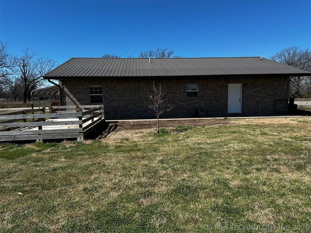 11805 N 518 Road, Tahlequah, OK 74464