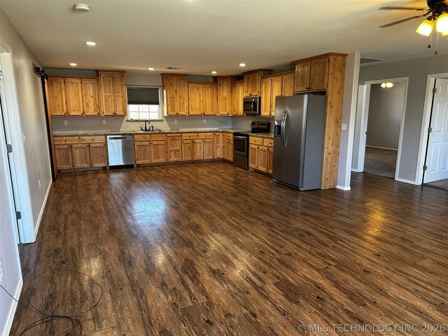 11805 N 518 Road, Tahlequah, OK 74464