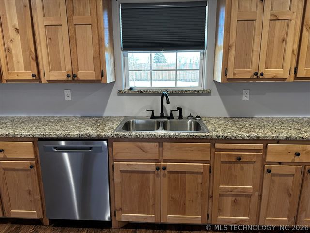 11805 N 518 Road, Tahlequah, OK 74464