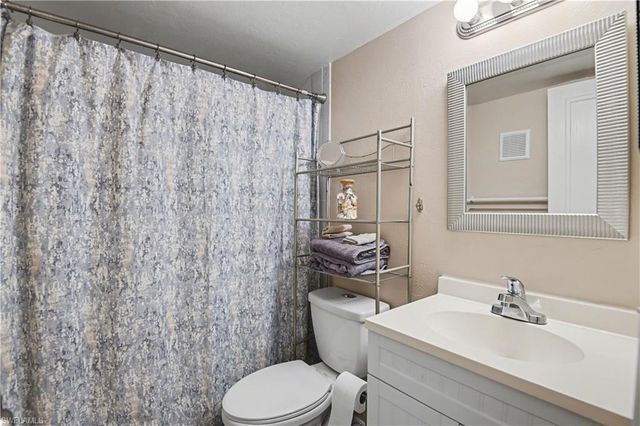 4790 S Cleveland AVE 2003, Fort Myers, FL 33907