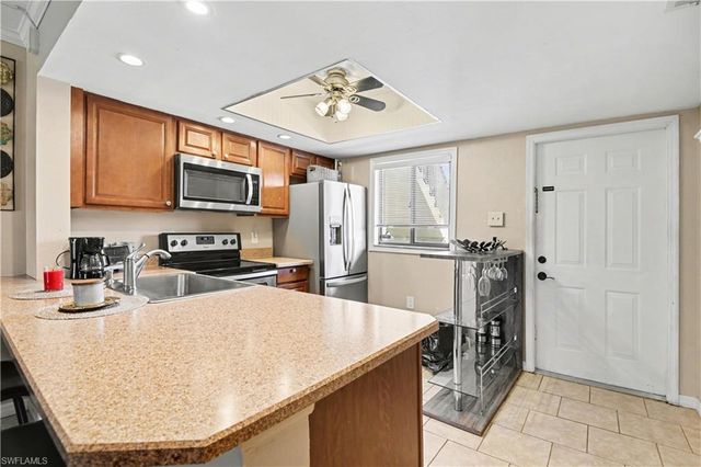 4790 S Cleveland AVE 2003, Fort Myers, FL 33907