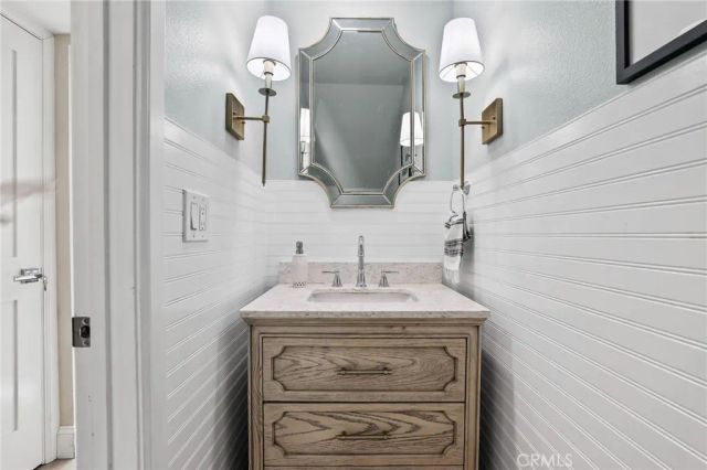 2209 Vista Huerta, Newport Beach, CA 92660