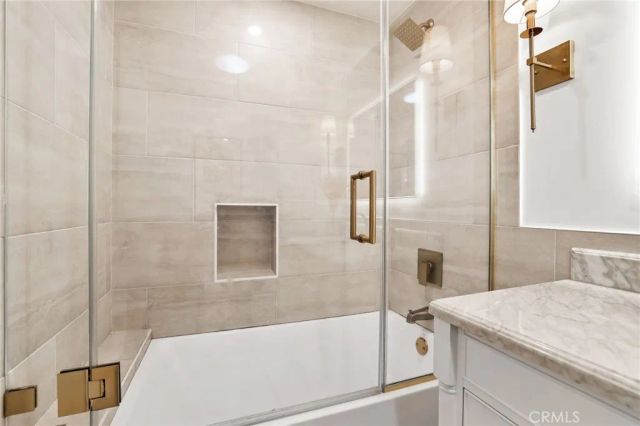 2209 Vista Huerta, Newport Beach, CA 92660