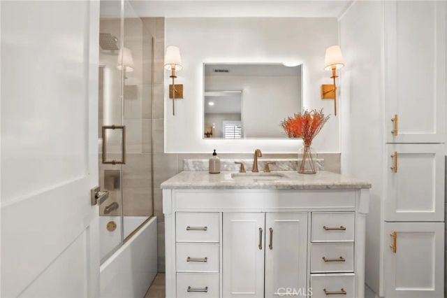 2209 Vista Huerta, Newport Beach, CA 92660