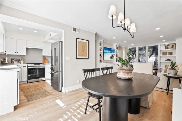 2209 Vista Huerta, Newport Beach, CA 92660