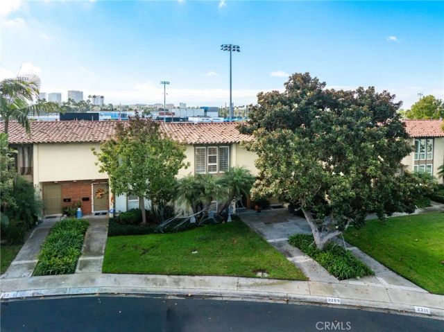 2209 Vista Huerta, Newport Beach, CA 92660